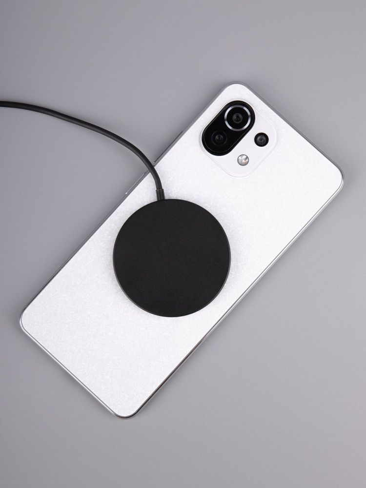 Беспроводное зарядное устройство с магнитами Magmate, черное