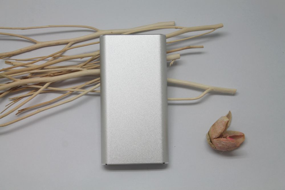Портативный внешний диск SSD Uniscend Drop, 256 Гб, серебристый Портативный внешний диск SSD Uniscend Drop, 256 Гб, серебристый