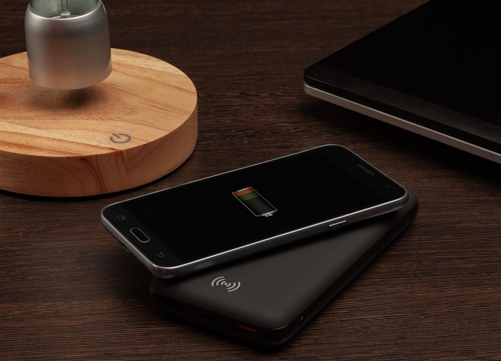 Аккумулятор Quick Charge Wireless 10000 мАч, черный Аккумулятор Quick Charge Wireless 10000 мАч, черный